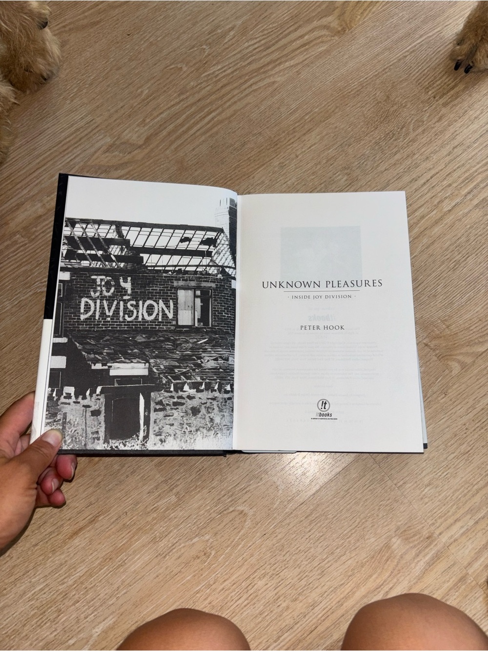 Book - Picture 2 of 6